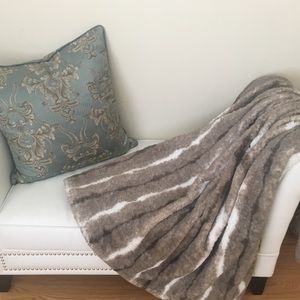 Luxury Faux Fur Blanket